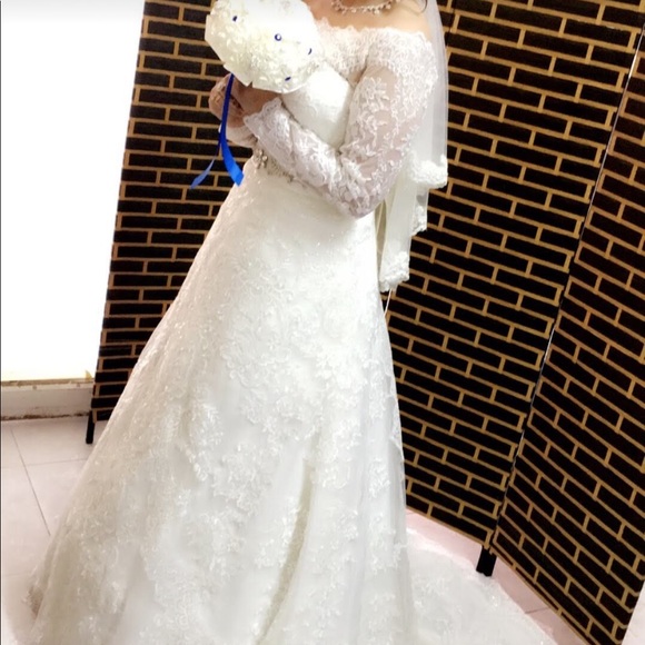 Beautiful Wedding Dress !! - Picture 7 of 7